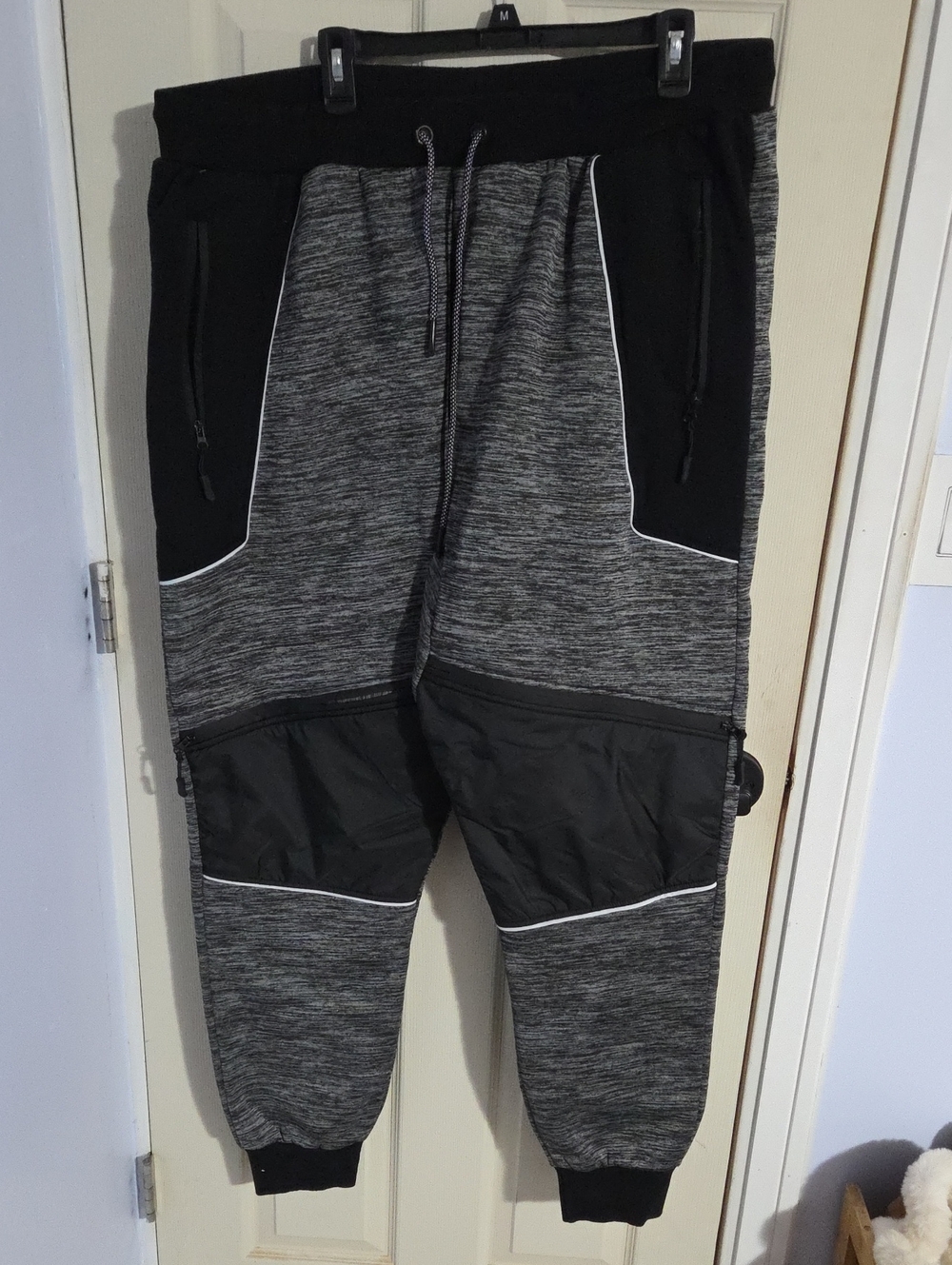 Men's Heather Gray & Black Tech Joggers with Zip Pockets